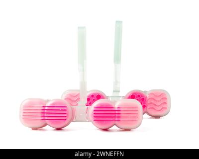 Blocs sanitaires pour toilettes sur fond blanc. Gros plan d'un assainisseur de toilettes. Banque D'Images