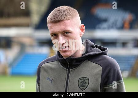 Rogan Ravenhill de Barnsley arrive lors du match de Sky Bet League 1 Wycombe Wanderers vs Barnsley à Adams Park, High Wycombe, Royaume-Uni, le 2 mars 2024 (photo de Mark Cosgrove/News images) Banque D'Images