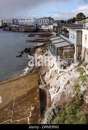 Image verticale du restaurant Pier One surplombant Plymouth Sound dans le Devon Banque D'Images