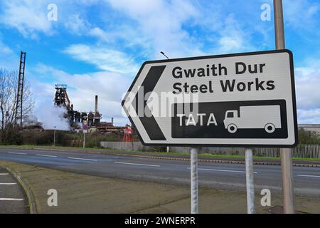 Port Talbot, pays de Galles, Royaume-Uni. 2 mars 2024. Météo britannique. Vue d'ensemble de l'usine TATA Steel de Port Talbot au pays de Galles où les hauts fourneaux doivent être déclassés plus tard dans l'année. Crédit photo : Graham Hunt/Alamy Live News Banque D'Images