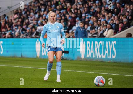 Manchester, Royaume-Uni. 02 mars 2024. Manchester, Angleterre, 2 mars 2024 : Alex Greenwood (5 Manchester City) passe le ballon lors du match de football Barclays FA Womens Super League entre Manchester City et Everton au joie Stadium de Manchester, Angleterre (Natalie Mincher/SPP) crédit : SPP Sport Press photo. /Alamy Live News Banque D'Images