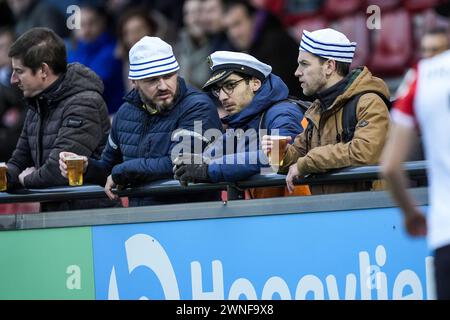 Rotterdam, pays-Bas. 02 mars 2024. Rotterdam - fans de Feyenoord lors du match opposant Feyenoord V1 contre Excelsior V1 à Nieuw Varkenoord le 2 mars 2024 à Rotterdam, pays-Bas. Crédit : Box to Box Pictures/Alamy Live News Banque D'Images