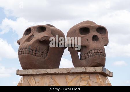 Ngorongoro, Tanzanie, 26 octobre 2023.le monument de la gorge d'Olduvai sur la route entre Ngorongoro et le Serengeti Banque D'Images