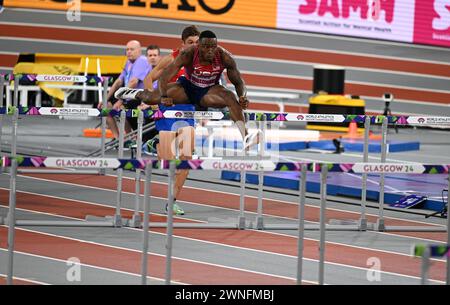 Grant Holloway remporte son Heat n le 60 m haies pour les hommes aux championnats du monde d'athlétisme en salle, Glasgow 2 mars 2024 Banque D'Images