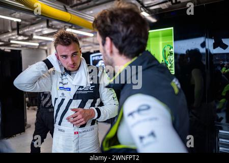 MULLER Nico (SWI), Peugeot TotalEnergies, Peugeot 9x8, portrait lors de la Qatar Airways, Qatar. , . Championnat du monde d'Endurance FIA, du 29 février au 02 mars 2024 sur le circuit international de Losail à Lusail, Qatar - photo Thomas Fenetre/DPPI crédit : DPPI Media/Alamy Live News Banque D'Images