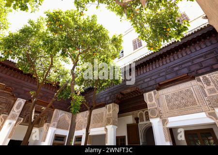 Marrakech, Maroc - 27 mai 2019 : Cour intérieure du Palais Bahia, lieu touristique dans la vieille ville de Marrakech, Maroc Banque D'Images