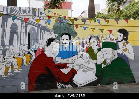 Caracas, Venezuela - mai 06, 2014 - design dans mur de rue avec Hugo Chaves, Nicolas Maduro, Simon Bolivar, Ernesto Che Guevara, e Fidel Castro pla Banque D'Images