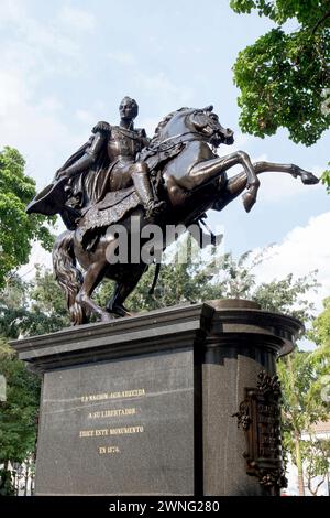 Statue en bronze de Simon Bolivar sur le centre-ville de Caracas, Venezuela Banque D'Images