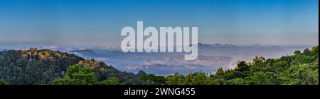 Panorama des montagnes dans le parc national de Lamington, Queensland, Australie. Banque D'Images