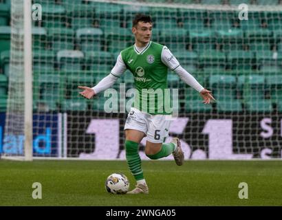 Édimbourg, Royaume-Uni. 02 mars 2024. Scottish Premiership - Hibernian FC v Ross County FC 02/03/2024 le milieu de terrain des Hibs, Dylan Levitt, en tant qu'Hibernian face au comté de Ross en première place écossaise au stade Easter Road, Édimbourg, Royaume-Uni crédit : Ian Jacobs/Alamy Live News Banque D'Images