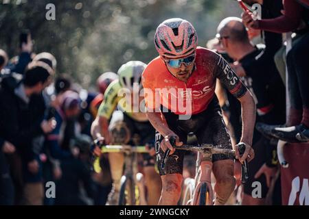 Sienne, Italie. 03 mars 2024. Photo par Zac Williams/SWpix.com - 03/03/2024 - cyclisme - 2024 Strade Bianche - Thomas Pidcock, Ineos Grenadiers. Crédit : SWpix/Alamy Live News Banque D'Images