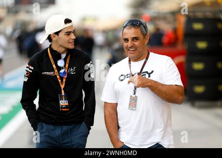 Juan Pablo Montoya et son fils Sebastian Montoya lors du Grand Prix de formule 1 Gulf Air Bahrain 2024, 1er tour du Championnat du monde FIA de formule 1 2024 du 29 février au 2 mars 2024 sur le circuit International de Bahreïn, à Sakhir, Bahreïn - photo DPPI Banque D'Images