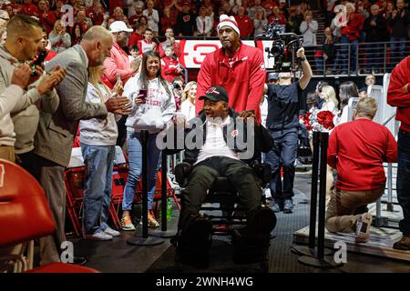 Madison, WI, États-Unis. 2 mars 2024. Howard Moore, ancien joueur des Wisconsin Badgers, a été honoré avant le match de basket-ball de la NCAA entre les Illinois Fighting Illini et les Wisconsin Badgers au Kohl Center de Madison, WISCONSIN. Darren Lee/CSM/Alamy Live News Banque D'Images