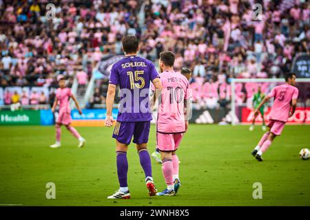 Fort Lauderdale, Floride, États-Unis. 2 mars 2024. 10-Lionel Messi de l'Inter Miami, 15 - R. Schlegel pendant le match Orlando City SC vs Inter Miami CF au CHASE Stadium en Floride, États-Unis. Credit:Yaroslav Sabitov/YES Market Media/Alamy Live News. Banque D'Images