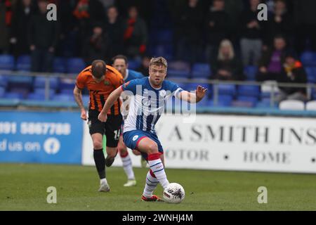 Nicky Featherstone de Hartlepool United en action lors du match de la Ligue nationale de Vanarama entre Hartlepool United et Barnet au Victoria Park, Hartlepool le samedi 2 mars 2024. (Photo : Mark Fletcher | mi News) crédit : MI News & Sport /Alamy Live News Banque D'Images