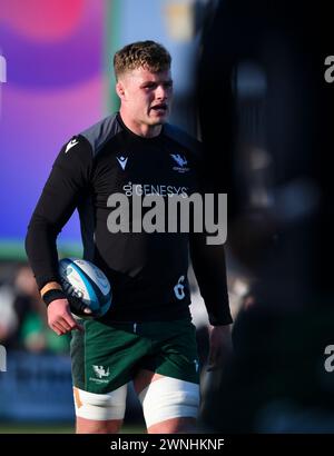 Galway, Irlande. 2 mars 2024. Cian Prendergast du Connacht avant le début de la 11e ronde du BKT United Rugby Championship entre Connacht et Scarlets au stade Dexcom de Galway crédit : Don Soules/Alamy Live News Banque D'Images