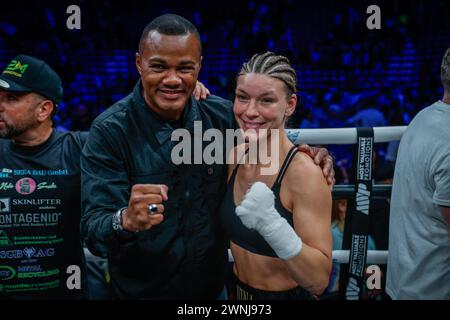 San Juan, Porto Rico. 02 mars 2024. Boxe : poids plume, femmes, combat de championnat du monde, Serrano (Porto Rico) - Meinke (Allemagne). Nina Meinke affronte Felix 'Tito' Trinidad, ex-boxeur professionnel de Porto Rico. Crédit : Kendall Torres/dpa/Alamy Live News Banque D'Images