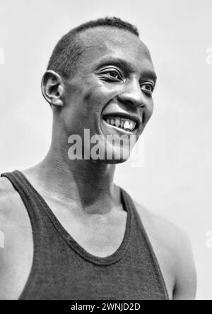 Jesse Owens, star américaine de l'athlétisme à l'été 1936, avant de remporter quatre médailles d'or aux Jeux olympiques d'été de 1936 à Berlin, en Allemagne. Banque D'Images