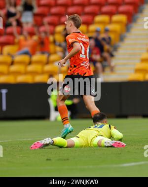 Brisbane, Australie, 3 mars 2024 : Thomas Waddingham (16 Brisbane) marque le troisième but de Brisbane lors du match de la Ligue Ute A D'Isuzu entre Brisbane Roar et Melbourne Victory FC au Suncorp Stadium (Promediapix/SPP) crédit : SPP Sport Press photo. /Alamy Live News Banque D'Images