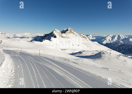 Pistes vides du matin à la station supérieure Dachberg Banque D'Images