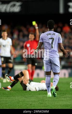 Valencia, Espagne. 02 mars 2024. Vini jr Vinicius Jose Paixao de Oliveira Junior du Real Madrid vu en action lors de la Liga EA Sport saison régulière Round 27 au stade Mestalla. Scores finaux ; Valencia CF 2-2 Real Madrid. (Photo par German Vidal Ponce/SOPA images/SIPA USA) crédit : SIPA USA/Alamy Live News Banque D'Images