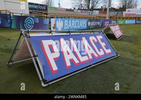 Sutton, Royaume-Uni. 03 mars 2024. The VBS Community Stadium, Sutton, Angleterre, 3 mars 2024 MATCH APRÈS une inspection tardive du terrain met la main au match de championnat FA Womens entre Crystal Palace et Birmingham City au VBS Community Stadium, Sutton, Angleterre (Stephen Flynn/SPP) crédit : SPP Sport Press photo. /Alamy Live News Banque D'Images