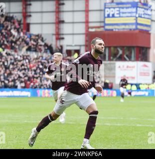 Tynecastle Park. Edinburgh.Scotland.UK.3rd mars 24 Cinch Premiership match Hearts vs Celtic . Coeurs Jorge Grant marque depuis le point de penalty v Celtic Credit : eric mccowat/Alamy Live News Banque D'Images