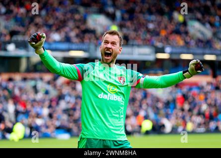 Neto, gardien de but de Bournemouth, célèbre après que son coéquipier Antoine Semenyo (non représenté) ait marqué le deuxième but de son équipe lors du match de premier League à Turf Moor, Burnley. Date de la photo : dimanche 3 mars 2024. Banque D'Images