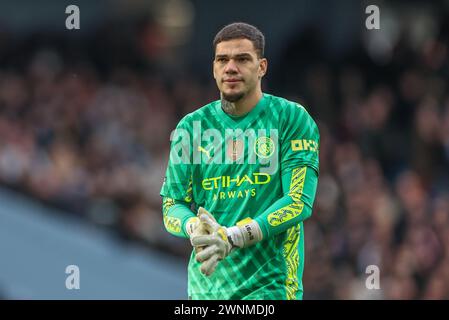 Manchester, Royaume-Uni. 03 mars 2024. Ederson de Manchester City lors du match de premier League Manchester City vs Manchester United à l'Etihad Stadium, Manchester, Royaume-Uni, le 3 mars 2024 (photo par Mark Cosgrove/News images) à Manchester, Royaume-Uni le 3/3/2024. (Photo de Mark Cosgrove/News images/SIPA USA) crédit : SIPA USA/Alamy Live News Banque D'Images