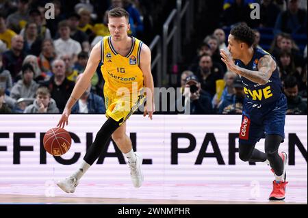 Berlin, Allemagne. 03 mars 2024. 3 mars 2024 : Tim Schneider (10 ans) d'ALBA Berlin pendant le jeu easyCredit BBL - Alba Berlin v EWE Baskets Oldenburg - Mercedes-Benz Arena. Berlin, Allemagne. (Ryan Sleiman /SPP) crédit : photo de presse SPP Sport. /Alamy Live News Banque D'Images