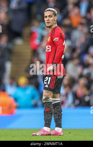 Manchester, Royaume-Uni. 03 mars 2024. Antony de Manchester United lors du match de premier League Manchester City vs Manchester United au stade Etihad, Manchester, Royaume-Uni, le 3 mars 2024 (photo Mark Cosgrove/News images) à Manchester, Royaume-Uni le 3/3/2024. (Photo de Mark Cosgrove/News images/SIPA USA) crédit : SIPA USA/Alamy Live News Banque D'Images