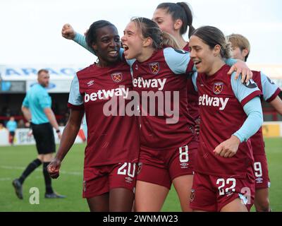 Dagenham, Royaume-Uni. 03 mars 2024. DAGENHAM, ANGLETERRE - 03 MARS : Viviane Asseyi de West Ham United WFC marque son but égalisateur pour faire le score 1-1 lors du match de Super League féminine de Barclays FA entre West Ham United Women et Manchester United Women au Chigwell construction Stadium le 03 mars 2024 à Dagenham, Angleterre crédit: action Foto Sport/Alamy Live News Banque D'Images