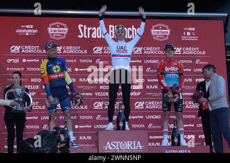 Sienne, Italie. 02 mars 2024. Le podium pendant Strade Bianche, course de Street Cycling à Sienne, Italie, 02 mars 2024 crédit : Agence photo indépendante/Alamy Live News Banque D'Images