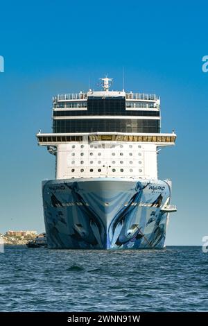 Cabo San Lucas, Mexique - 14 janvier 2024 : admirez le navire de croisière Norwegian Bliss au mouillage au large de la côte de Cabo San Lucas. Le navire est opéra Banque D'Images