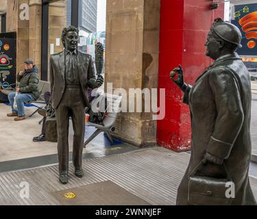 Statue de Ken Dodd à Liverpools Lime St Station Banque D'Images