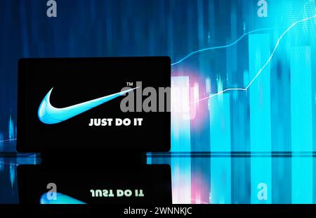 Allemagne. 3 mars 2024. Dans cette illustration photo, le logo Nike, Inc. est affiché sur une tablette. (Crédit image : © Igor Golovniov/SOPA images via ZUMA Press Wire) USAGE ÉDITORIAL SEULEMENT! Non destiné à UN USAGE commercial ! Banque D'Images