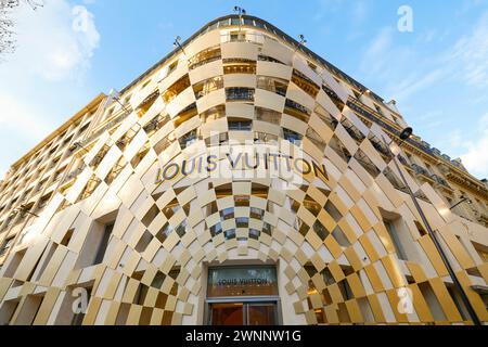 RÉSIDENCE TEMPORAIRE LOUIS VUITTON AU 100 CHAMPS ELYSÉES Banque D'Images