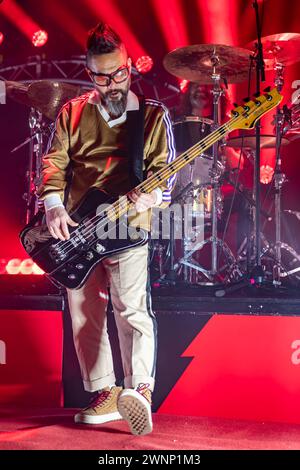 Bexhill , Royaume-Uni. Dimanche 3 mars 2024 Taka Hirose du groupe de rock gallois Feeder se produit au pavillon de la Warr © Jason Richardson / Alamy Live News Banque D'Images