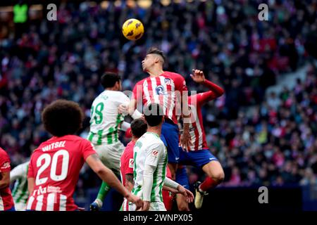 Madrid, Espagne. 03 mars 2024. Madrid Espagne ; 03.03.2024.- ATL?tico de Madrid bat Betis 2-1 au stade Civitas Meropolitano dans la capitale du Royaume d'Espagne le jour de la journée 27. Avec des buts de Rui Tiago Dantas Silva (8e but) et ?lvaro Morata (44e), ATL?tico a maintenu sa série invaincue dans leur peloton contre Betis, qui a marqué son but à la 62e minute grâce à William Carvalho. Crédit : Juan Carlos Rojas/dpa/Alamy Live News Banque D'Images