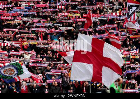 Madrid, Espagne. 03 mars 2024. Madrid Espagne ; 03.03.2024.- fans. L'Atlético de Madrid bat Betis 2-1 au stade Civitas Meropolitano dans la capitale du Royaume d'Espagne le jour de la rencontre 27. Avec des buts de Rui Tiago Dantas Silva (8e but) et Álvaro Morata (44e), l'Atlético a maintenu sa série invaincue dans son peloton contre Betis, qui a marqué son but à la 62e minute grâce à William Carvalho. Crédit : Juan Carlos Rojas/dpa/Alamy Live News Banque D'Images