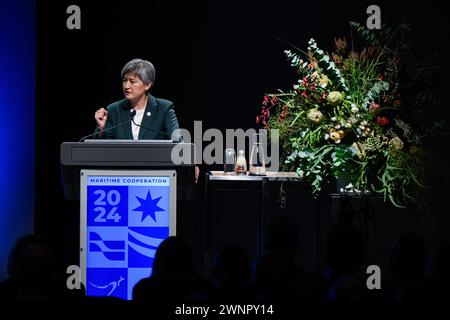 Melbourne, Australie. 04 mars 2024. Ministre des Affaires étrangères de l'Australie, Penny Wong prend la parole lors du sommet. Sommet spécial de l'ANASE en Australie sur la coopération maritime allocution d'ouverture et discours liminaires du Ministre australien des affaires étrangères, Penny Wong, et du Secrétaire philippin des affaires étrangères, Enrique Manalo. (Photo de George Chan/SOPA images/SIPA USA) crédit : SIPA USA/Alamy Live News Banque D'Images