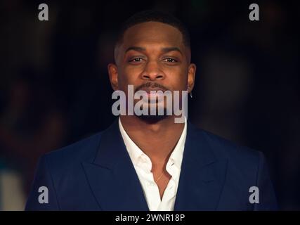 Malaga, Espagne. 04 mars 2024. L’acteur espagnol Moussa Sylla pose sur le tapis rouge lors du Festival du film de Malaga. La nouvelle édition du 27ème Festival du film espagnol de Malaga, un grand événement cinématographique présente les candidats au film pour remporter le prix 'Biznaga de Oro'. Le festival se tiendra du 1er au 10 mars. (Photo de Jesus Merida/SOPA images/SIPA USA) crédit : SIPA USA/Alamy Live News Banque D'Images