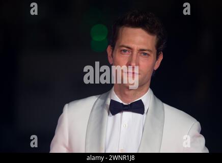 Malaga, Espagne. 04 mars 2024. L'acteur espagnol Peter vives pose sur le tapis rouge lors du Festival du film de Malaga. La nouvelle édition du 27ème Festival du film espagnol de Malaga, un grand événement cinématographique présente les candidats au film pour remporter le prix 'Biznaga de Oro'. Le festival se tiendra du 1er au 10 mars. Crédit : SOPA images Limited/Alamy Live News Banque D'Images