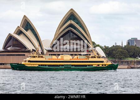 Le MV Freshwater, le plus ancien ferry de Sydney, relie Manly à Circular Quay en passant par l'Opéra de Sydney, en Australie Banque D'Images