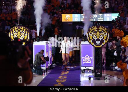 Baton Rouge, États-Unis. 03 mars 2024. Les Lady Tigers de la LSU font leur chemin sur le terrain lors d'un match de basket-ball universitaire féminin de la Southeastern Conference au Pete Maravich Assembly Center à Baton Rouge, en Louisiane, le dimanche 3 mars 2023. (Photo de Peter G. Forest/Sipa USA) crédit : Sipa USA/Alamy Live News Banque D'Images