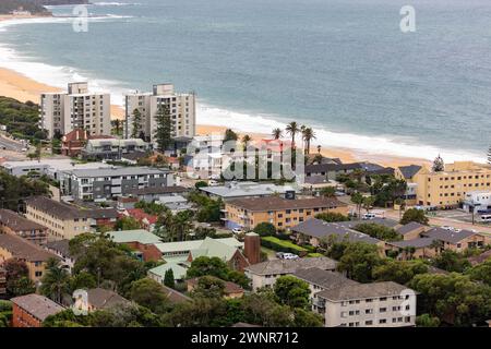 Collaroy Beach banlieue à Sydney, vue aérienne de Collaroy Beach banlieue et plage de sable littorale, Nouvelle-Galles du Sud, Australie Banque D'Images