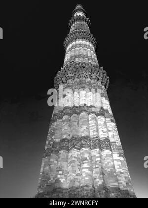 Célèbre tour Qutub Minar à New Delhi, Inde Banque D'Images