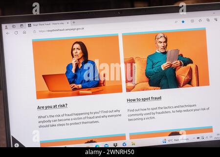 Page Web Stop Think Fraud, informations gouvernementales ou conseils sur le site Web Gov.uk sur la façon de repérer les fraudeurs et de vous protéger Banque D'Images