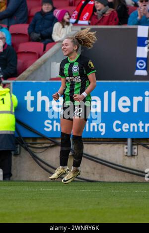 Bristol. ROYAUME-UNI. 3 mars 2024. Katie Robinson célèbre son but agaisnt Bristol City faisant le score final 3 - 7 à Brighton. Crédit : Shell Lawrence Photography/Alamy Live News Banque D'Images