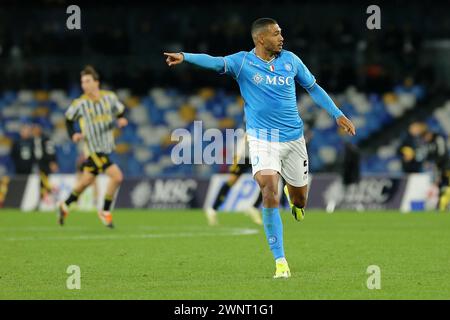 Naples, Italie. 03 mars 2024. Juan Jesus de la SSC Napoli gestes pendant le match de Serie A entre la SSC Napoli et la Juventus FC au Stadio Maradona le 03 mars 2024 à Naples, Italie . Crédit : Marco Canoniero/Alamy Live News Banque D'Images